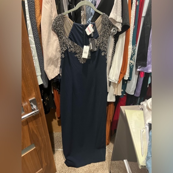 Adrianna Papell Women's Petite Beaded Long Dress in Midnight Size 10P - Picture 7 of 7